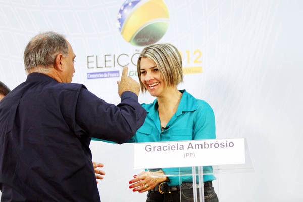 Laercinho conversa com Graciela no intervalo: “dicas”